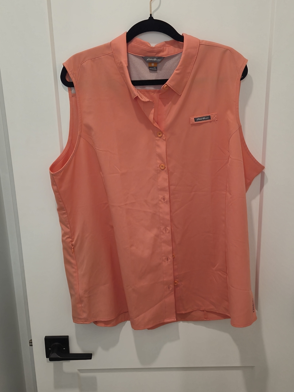 Eddie Bauer Women's Sleeveless Button-Down Shirt - Coral Peach